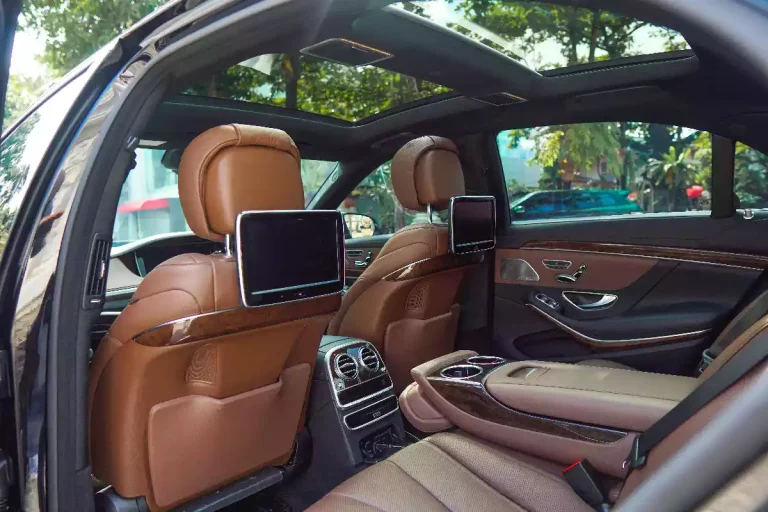 Mercedes-Benz S400 chauffeur-driven car rental in Bali