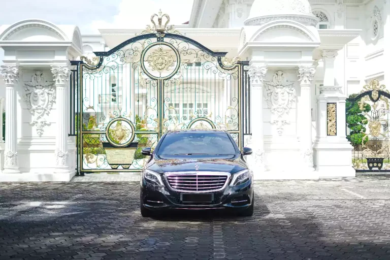 Mercedes-Benz S400 executive car rental in Bali